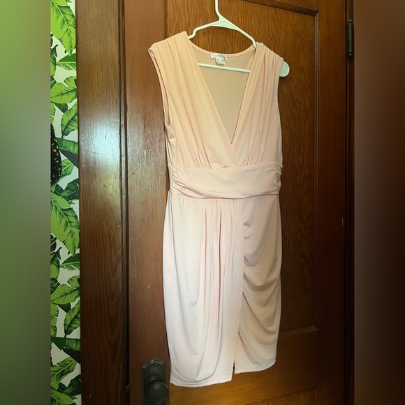 Venus Women’s Blush Pink Midi Dress Size Medium - Picture 1 of 4